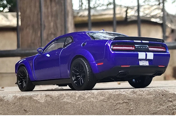 1:24 Dodge Challenger SRT Alloy Sports Car Model Diecasts Metal Toy Vehicles Car Model High Simulation Collection Kids Toy Gift