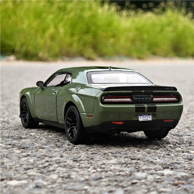 1:24 Dodge Challenger SRT Alloy Sports Car Model Diecasts Metal Toy Vehicles Car Model High Simulation Collection Kids Toy Gift