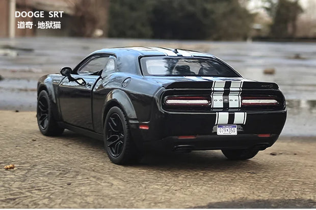 1:24 Dodge Challenger SRT Alloy Sports Car Model Diecasts Metal Toy Vehicles Car Model High Simulation Collection Kids Toy Gift